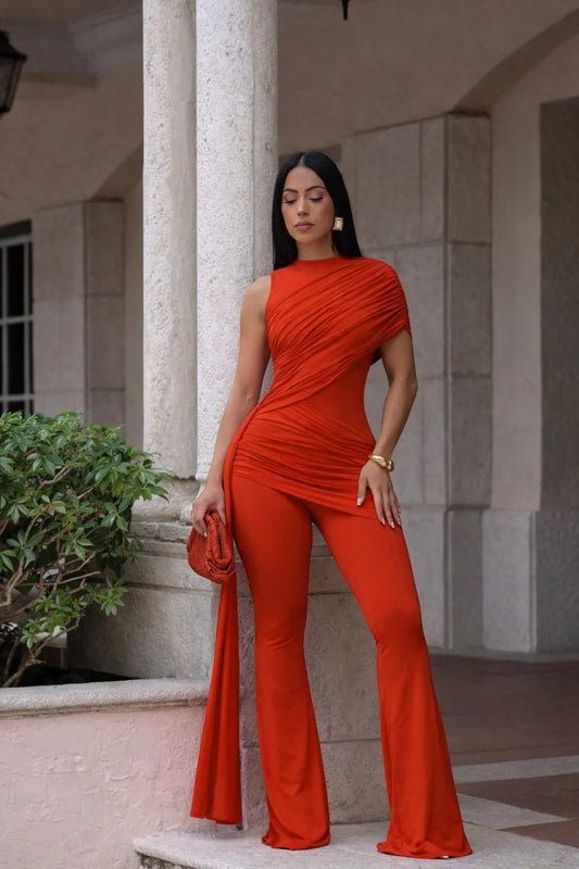 The Stylist Jumpsuit in Carmín-Red